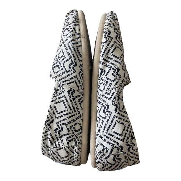 ❤️TOMS ALPARGATA AZTEC PRINT ~ 9.5 - Picture 3 of 7